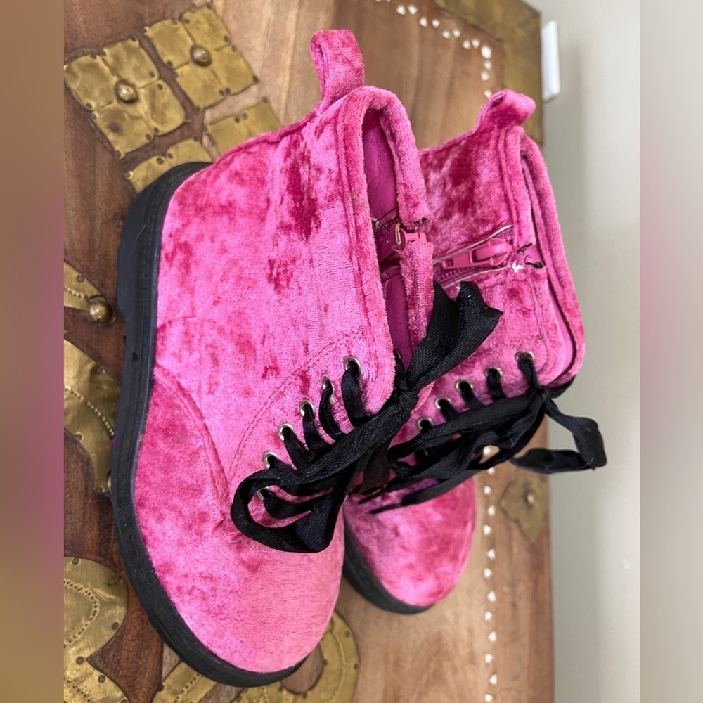 Pink crushed velvet girls ankle boots size 2
